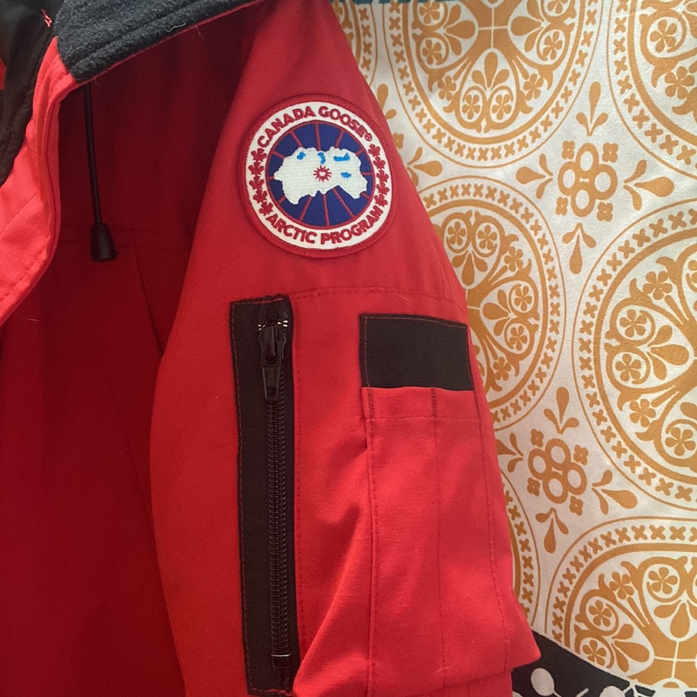 Authentic Canada Goose Jacket - image 3